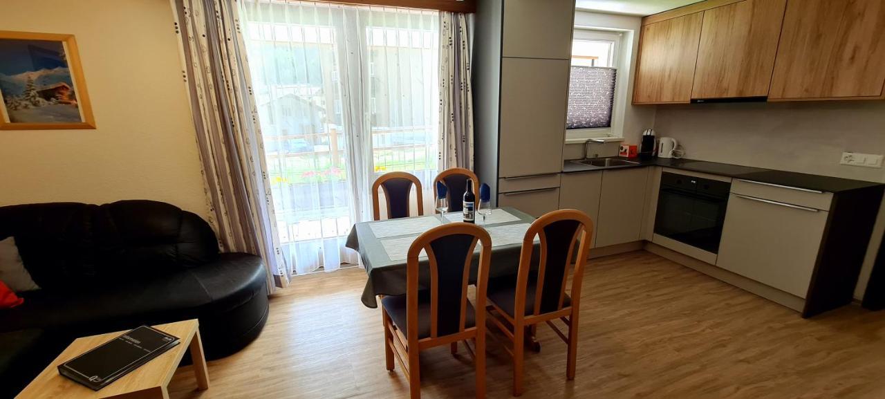 Apartmenthaus Sunshine 사스그룬트 외부 사진