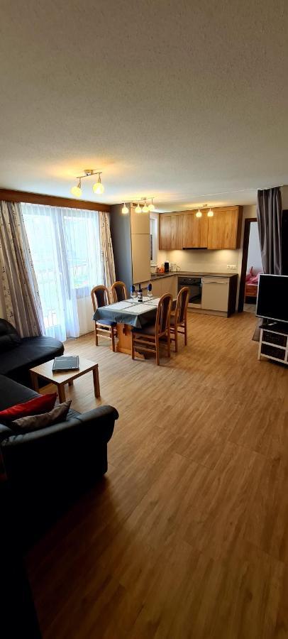 Apartmenthaus Sunshine 사스그룬트 외부 사진