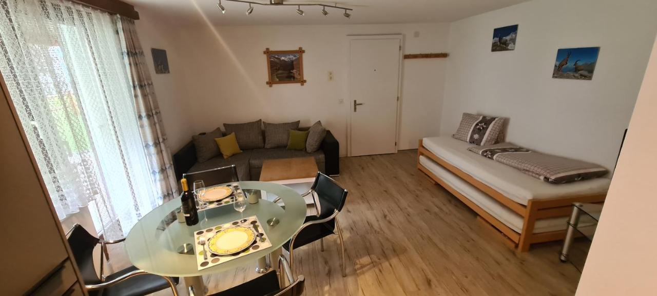 Apartmenthaus Sunshine 사스그룬트 외부 사진